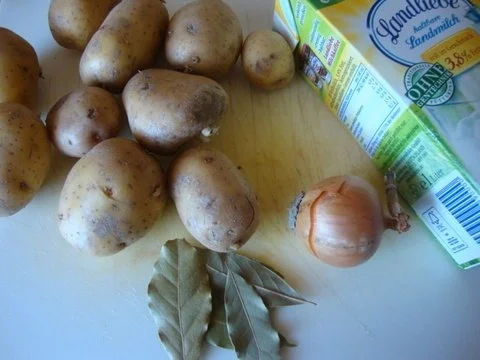 Rezept: Kartoffelsüppchen á la Parmentier Bild Nr. 3 Kartoffelsüppchen á la Parmentier - Rezept - Bild Nr. 3