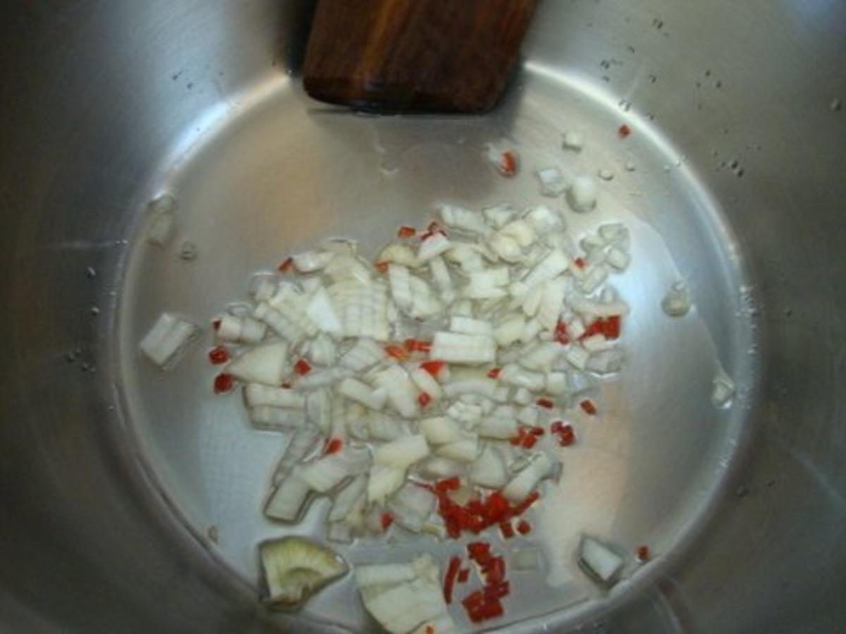 Kartoffel-Erdnusssüppchen mit fritierter Kochbanane - Rezept - Bild Nr. 6