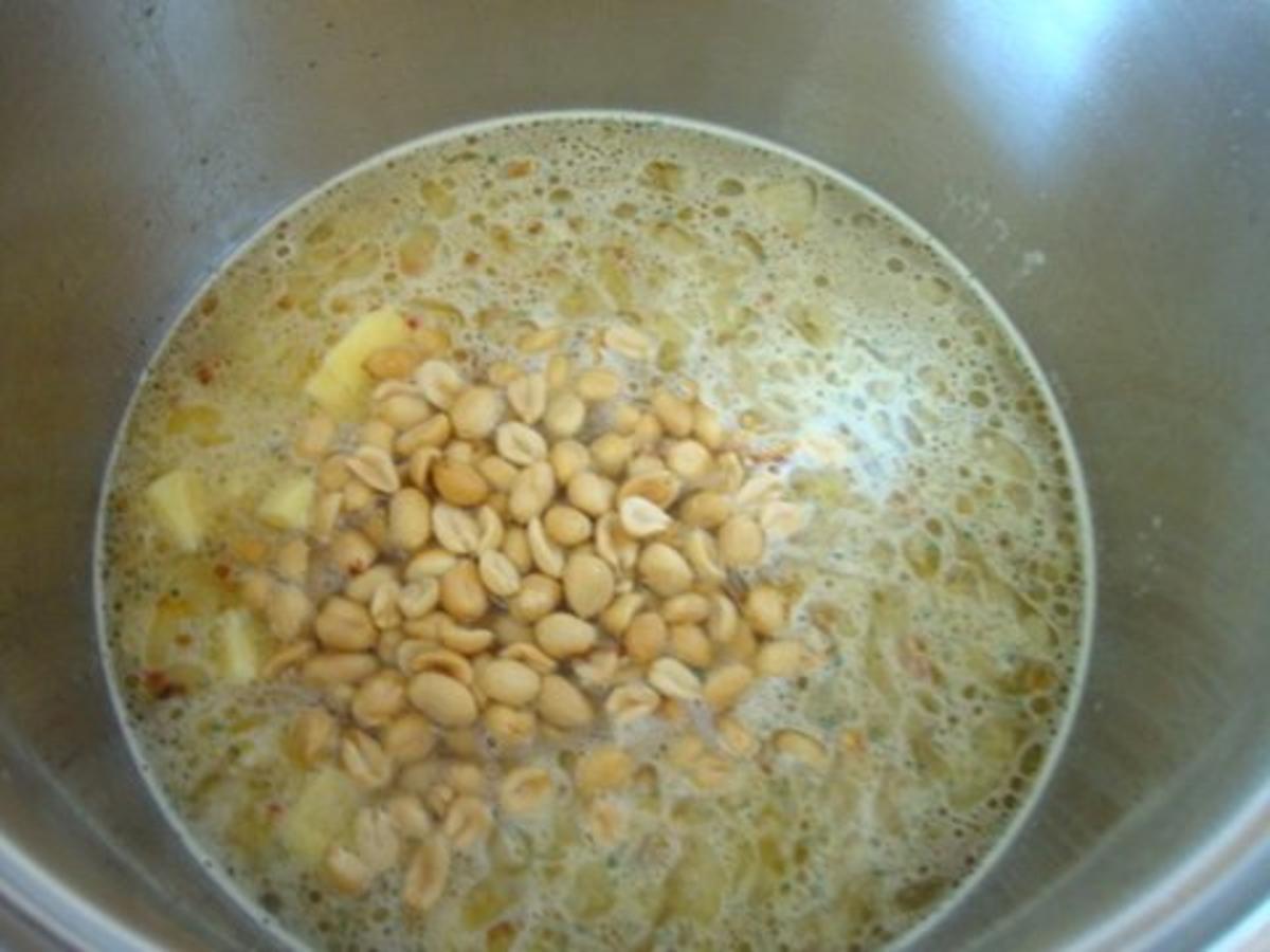 Kartoffel-Erdnusssüppchen mit fritierter Kochbanane - Rezept - Bild Nr. 7