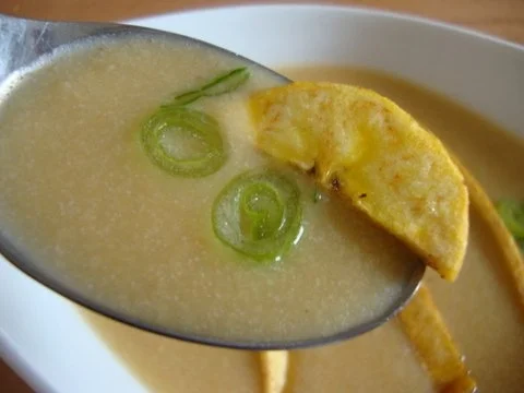 Kartoffel-Erdnusssüppchen mit fritierter Kochbanane - Rezept - Bild Nr. 2