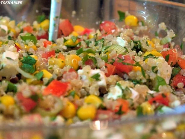 Quinoa-Koriander Salat mit Ziegenkäse und Avocado-Dressing - Rezept - Bild Nr. 9