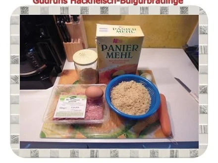 Rezept: Hackfleisch: Bulgur-Hackfleisch-Bratlinge mit gedämpften Gemüse Bild Nr. 4 Hackfleisch: Bulgur-Hackfleisch-Bratlinge mit gedämpften Gemüse - Rezept - Bild Nr. 4