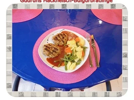 Rezept: Hackfleisch: Bulgur-Hackfleisch-Bratlinge mit gedämpften Gemüse Bild Nr. 19 Hackfleisch: Bulgur-Hackfleisch-Bratlinge mit gedämpften Gemüse - Rezept - Bild Nr. 19