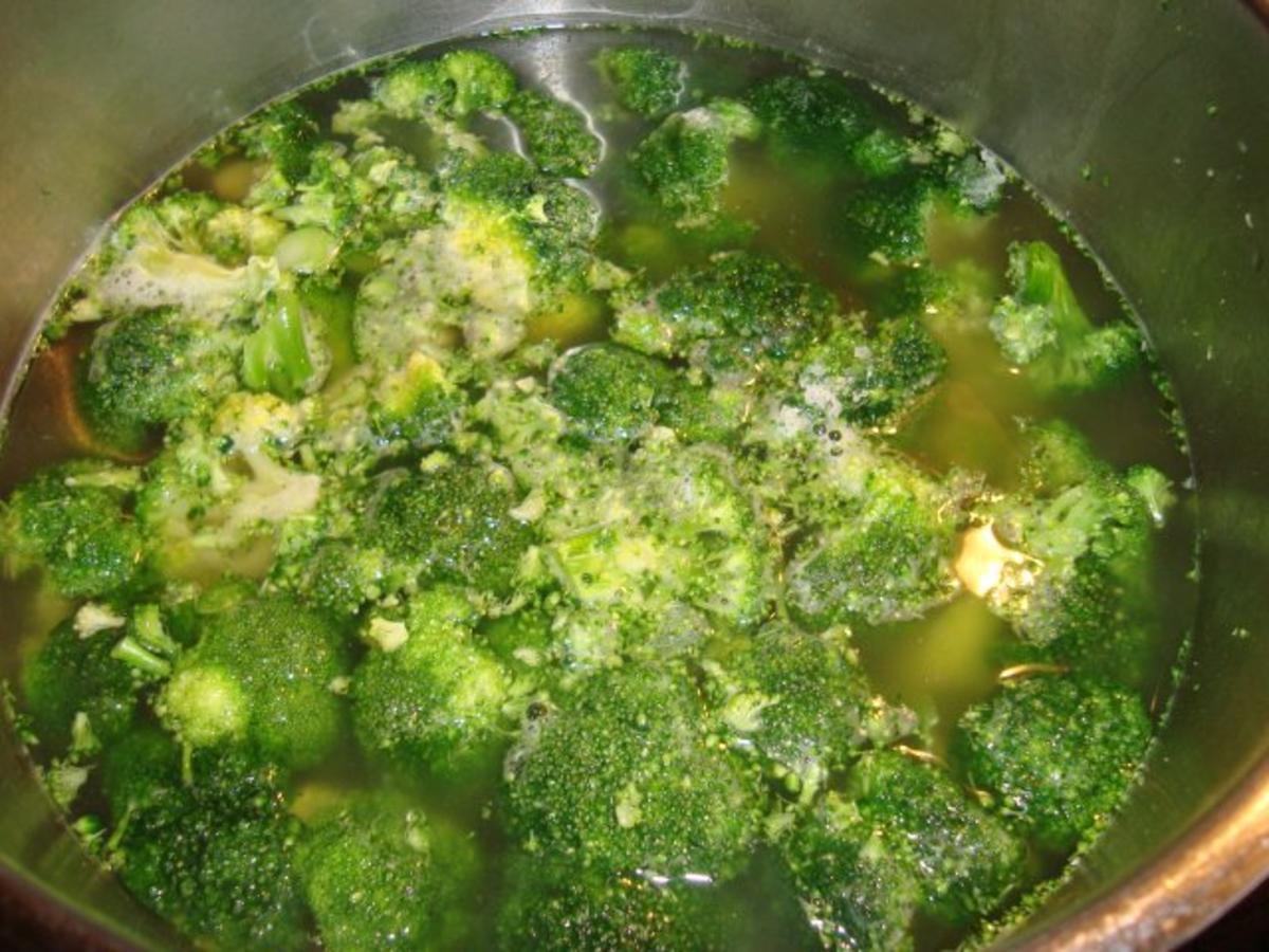 Brokkolicremesuppe - Rezept - Bild Nr. 2