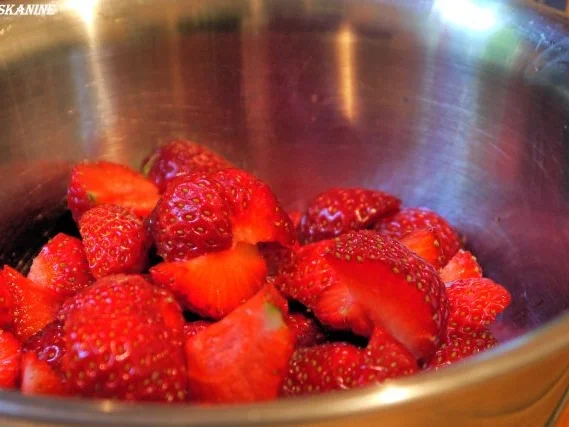 Rezept: Tagliatelle mit Erdbeer-Lachs-Sauce Bild Nr. 4 Tagliatelle mit Erdbeer-Lachs-Sauce - Rezept - Bild Nr. 4