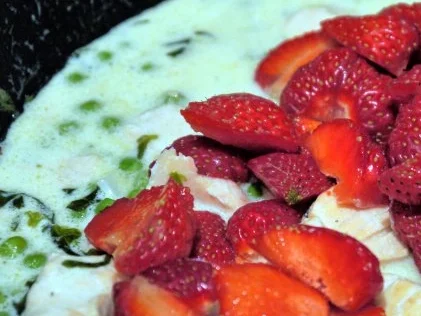 Rezept: Tagliatelle mit Erdbeer-Lachs-Sauce Bild Nr. 12 Tagliatelle mit Erdbeer-Lachs-Sauce - Rezept - Bild Nr. 12