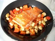 Bunte Pfanne mit Lachs und Tofu - Rezept