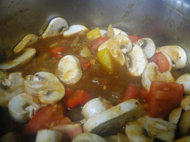 Gulaschsuppe auf Jörgs Art, schon mal gekocht für morgen nach dem Kegelabend, scharf - Rezept - Bild Nr. 7