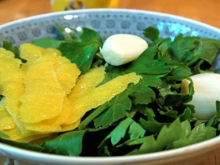 Hähnchen-Saltimbocca mit Honig-Karotten und Gremolata - Rezept - Bild Nr. 2