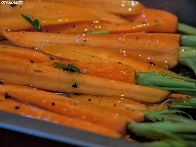 Hähnchen-Saltimbocca mit Honig-Karotten und Gremolata - Rezept - Bild Nr. 6