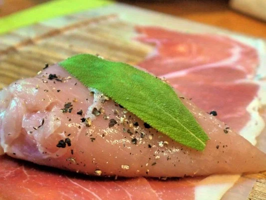 Hähnchen-Saltimbocca mit Honig-Karotten und Gremolata - Rezept - Bild Nr. 7