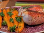 Hähnchen-Saltimbocca mit Honig-Karotten und Gremolata - Rezept