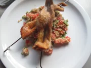 Marinierte Wellenspieße auf Tomatencouscous - Rezept