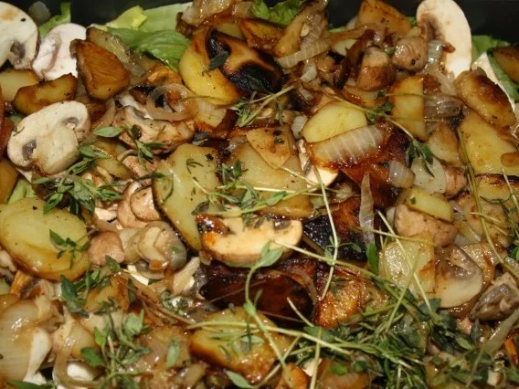 Rezept: Bratkartoffelsalat Bratkartoffelsalat - Rezept
