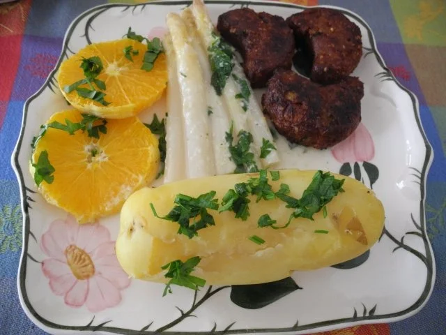 Vegan : Weißen Spargel unter Orangenscheiben - Rezept - Bild Nr. 2