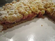 Rhabarber - Erdbeer - Tarte mit Mandelstreuseln - Rezept
