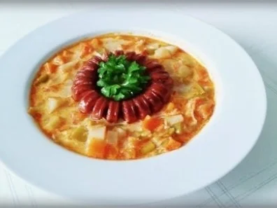Rezept: Bunte Gemüsesuppe mit WURSTKRANZ Bild Nr. 2 Bunte Gemüsesuppe mit WURSTKRANZ - Rezept - Bild Nr. 2