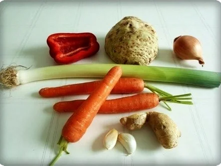 Rezept: Bunte Gemüsesuppe mit WURSTKRANZ Bild Nr. 4 Bunte Gemüsesuppe mit WURSTKRANZ - Rezept - Bild Nr. 4