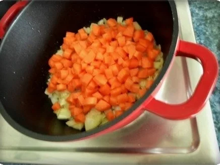 Rezept: Bunte Gemüsesuppe mit WURSTKRANZ Bild Nr. 7 Bunte Gemüsesuppe mit WURSTKRANZ - Rezept - Bild Nr. 7