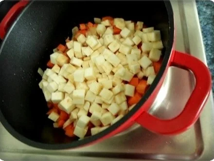 Rezept: Bunte Gemüsesuppe mit WURSTKRANZ Bild Nr. 8 Bunte Gemüsesuppe mit WURSTKRANZ - Rezept - Bild Nr. 8