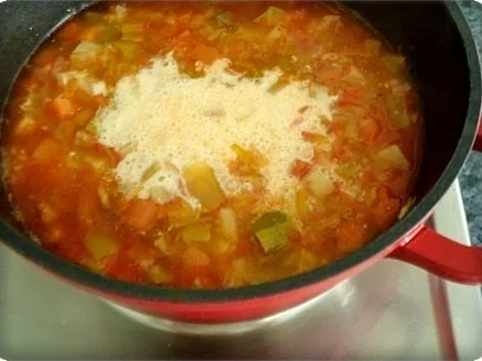 Rezept: Bunte Gemüsesuppe mit WURSTKRANZ Bild Nr. 18 Bunte Gemüsesuppe mit WURSTKRANZ - Rezept - Bild Nr. 18