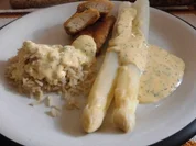 Asparagus mit Kräuter Hollandaise, Natur Reis und marinierte Hähnchen - Innenfilets - Rezept