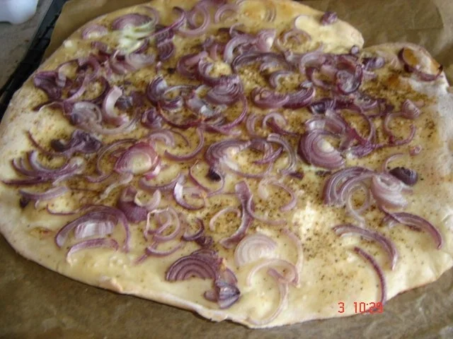 Brot mit roten Zwiebeln - Rezept