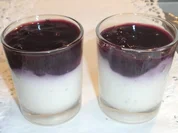 Rezept: Kokos-Panna cotta mit Heidelbeeren Kokos-Panna cotta mit Heidelbeeren - Rezept