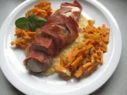 Hühnerbrustfilet im Schinkenmantel auf Pfirsichpüree - Rezept