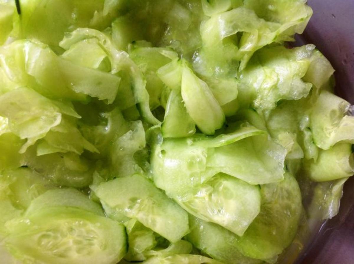 Gurken-Paprika-Salat mit Radieschenkresse - Rezept - Bild Nr. 2