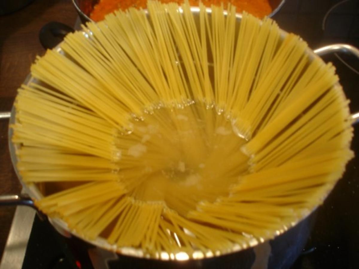 Spaghetti mit schneller Sauce - Rezept mit Bild - kochbar.de