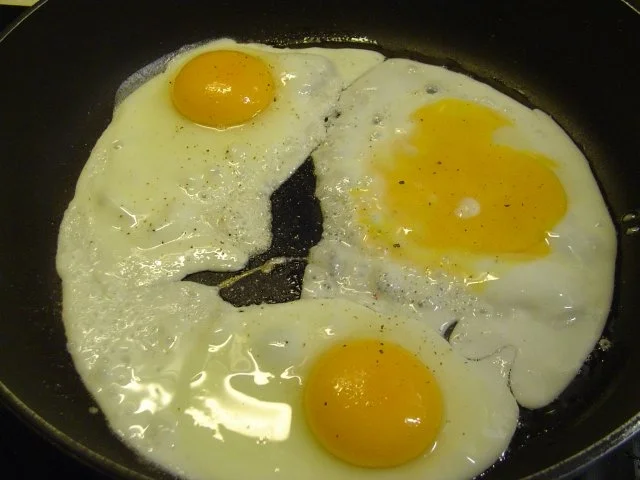 Bratkartoffeln mit Spiegelei,und Tomatensalat - Rezept - Bild Nr. 6
