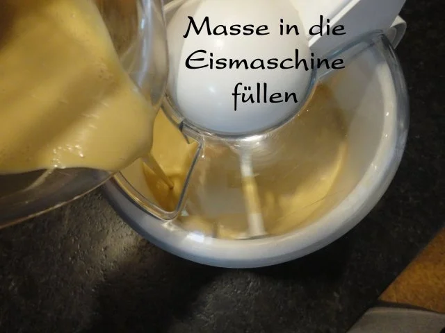 Rezept: Karamell-Nougat-Krokant Eis Bild Nr. 9 Karamell-Nougat-Krokant Eis - Rezept - Bild Nr. 9