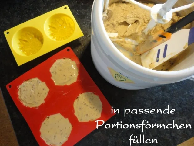 Rezept: Karamell-Nougat-Krokant Eis Bild Nr. 12 Karamell-Nougat-Krokant Eis - Rezept - Bild Nr. 12