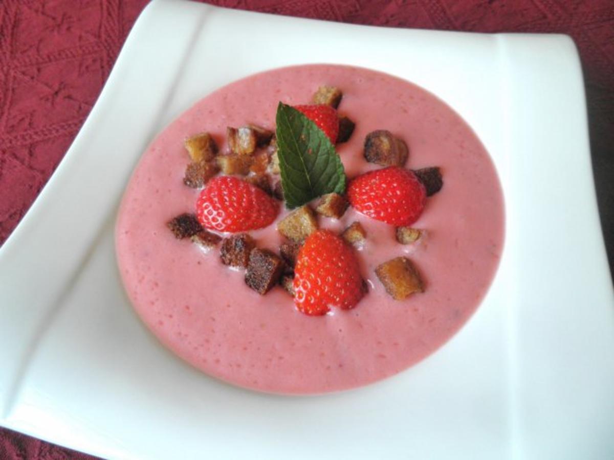Erdbeer - Joghurt - Suppe mit Zimt - Croutons ... - Rezept - Bild Nr. 2