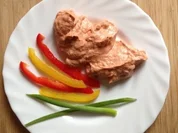 Quark-Dip mit Chilli, Tomaten und Paprika - Rezept