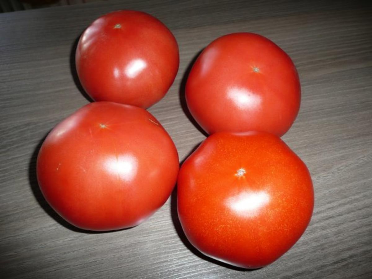 Gefüllte Fleischtomaten mit einer &amp;quot; Teufelsfüllung &amp;quot; sagen die ...