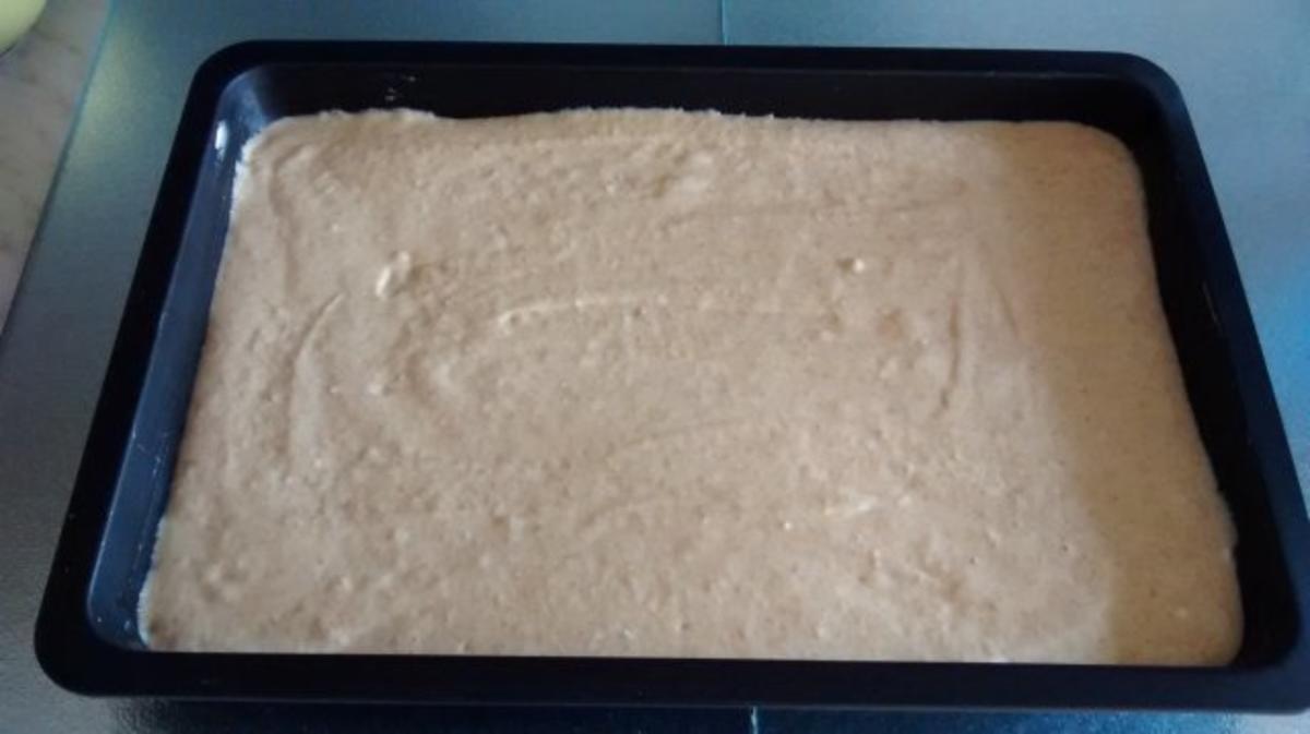 Joghurt-Gries-Kuchen mit Sommerbeeren und Streuseln - Rezept - Bild Nr. 2