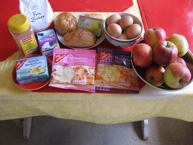 Rezept: Montfort ein gräflicher Apfelkuchen Bild Nr. 2 Montfort ein gräflicher Apfelkuchen - Rezept - Bild Nr. 2