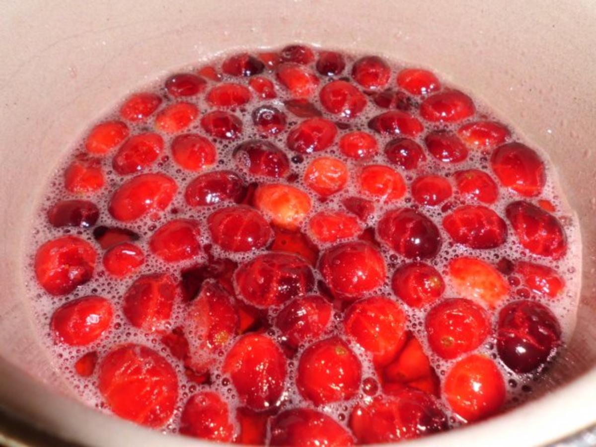 Liköre: Cranberry-Limetten-Likör mit Kokos-Rum - Rezept - Bild Nr. 4