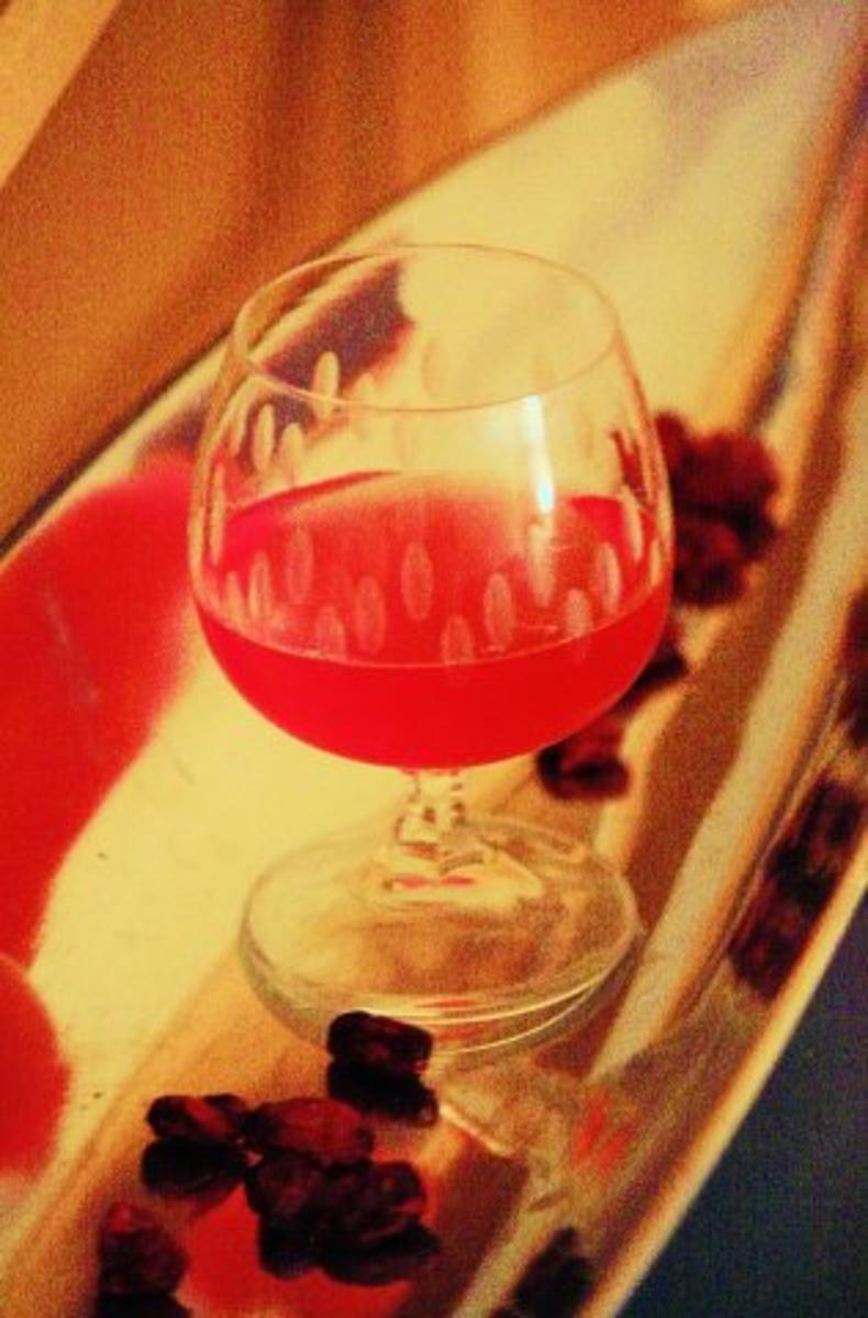 Liköre: Cranberry-Limetten-Likör mit Kokos-Rum - Rezept - Bild Nr. 7