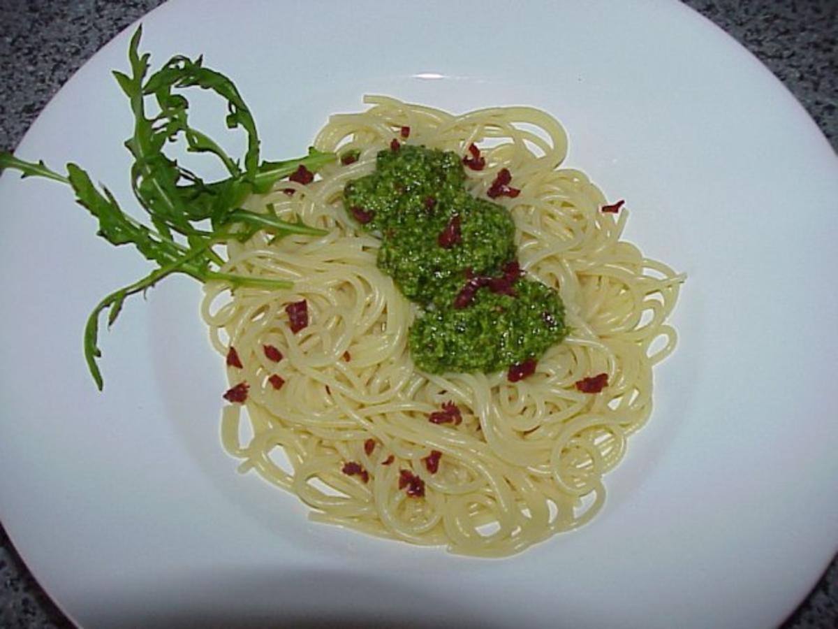 Spaghetti mit Rucola-Tomaten-Pesto - Rezept Von Einsendungen chrikno