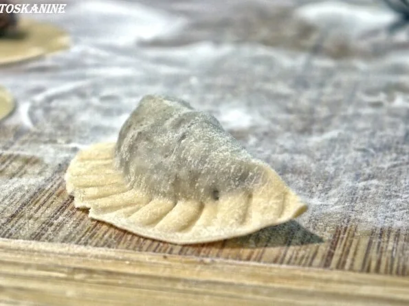 Ravioli mit Geflügelleberfüllung "Berliner Art" und Salbeibutter - Rezept - Bild Nr. 12