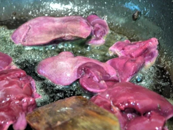 Ravioli mit Geflügelleberfüllung "Berliner Art" und Salbeibutter - Rezept - Bild Nr. 5