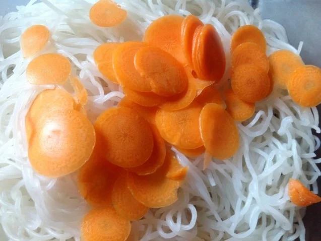 Reisnudelsalat - Rezept - Bild Nr. 3