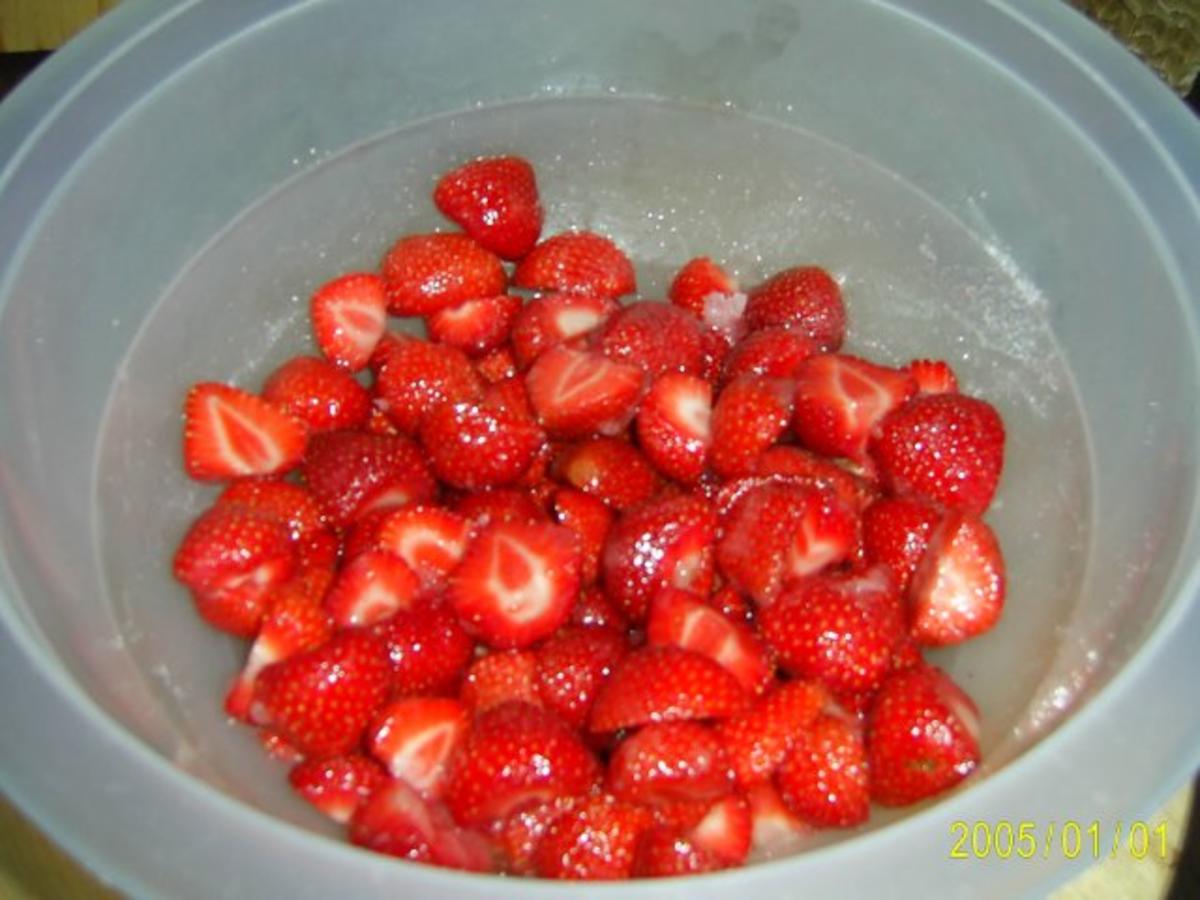Kuchen: Erdbeer-Torteletts für das Kaffeekränzchen - Rezept - Bild Nr. 2