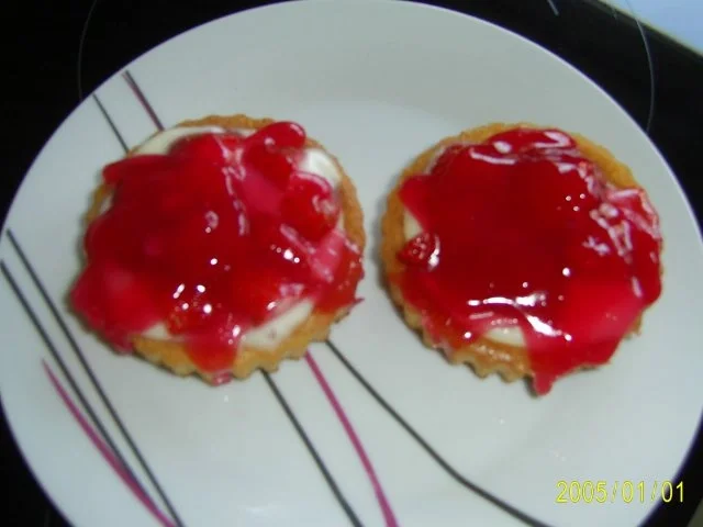 Rezept: Kuchen: Erdbeer-Torteletts für das Kaffeekränzchen Bild Nr. 7 Kuchen: Erdbeer-Torteletts für das Kaffeekränzchen - Rezept - Bild Nr. 7