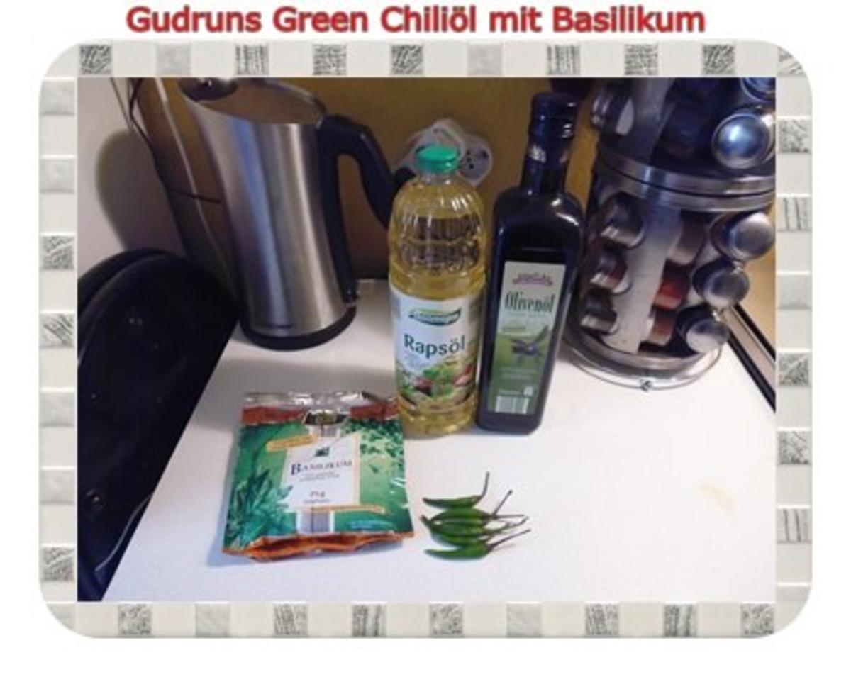 Öl: Green Chiliöl mit frischem Basilikum - Rezept - Bild Nr. 2