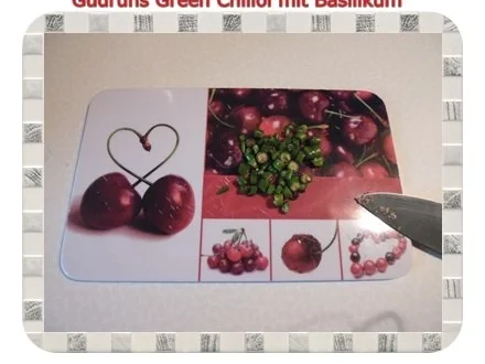 Rezept: Öl: Green Chiliöl mit frischem Basilikum Bild Nr. 3 Öl: Green Chiliöl mit frischem Basilikum - Rezept - Bild Nr. 3