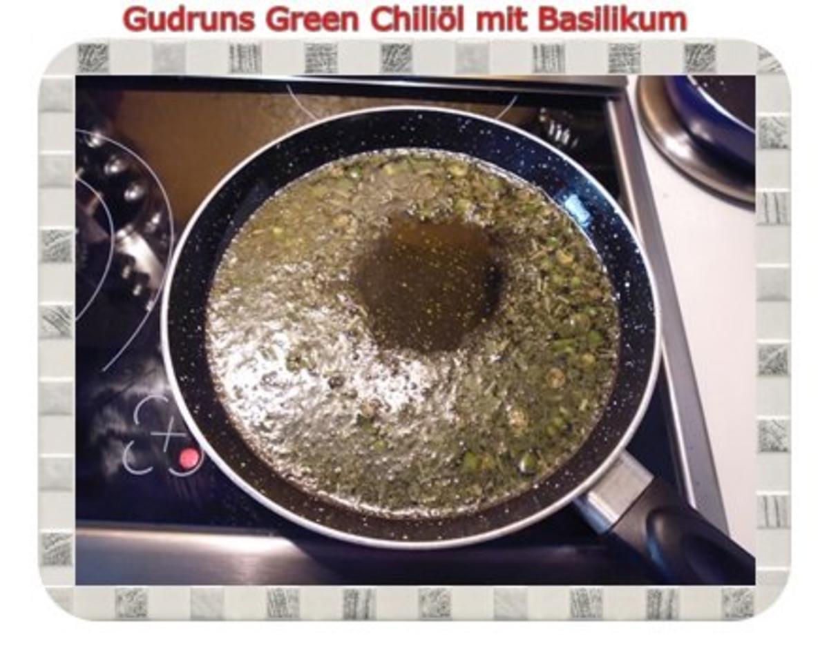 Öl: Green Chiliöl mit frischem Basilikum - Rezept - Bild Nr. 6